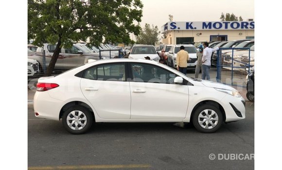 Nunua Imported Toyota Yaris Nyeupe Gari ndani ya Import - Dubai nchini Zambia Nunua Imported Toyota Yaris Nyeupe Gari ndani ya Import - Dubai nchini Zambia