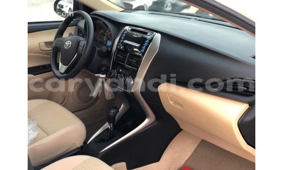 Nunua Imported Toyota Yaris Nyeupe Gari ndani ya Import - Dubai nchini Zambia Nunua Imported Toyota Yaris Nyeupe Gari ndani ya Import - Dubai nchini Zambia
