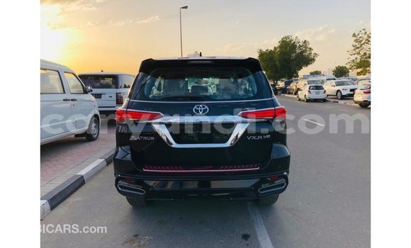 Nunua Imported Toyota Fortuner Nyeusi Gari ndani ya Import - Dubai nchini Zambia Nunua Imported Toyota Fortuner Nyeusi Gari ndani ya Import - Dubai nchini Zambia
