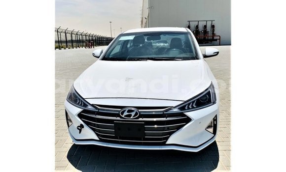 Nunua Imported Hyundai Elantra Nyeupe Gari ndani ya Import - Dubai nchini Zambia