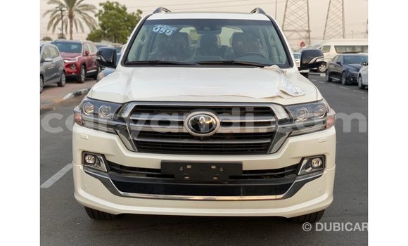 Nunua Imported Toyota Land Cruiser Nyeupe Gari ndani ya Import - Dubai nchini Zambia Nunua Imported Toyota Land Cruiser Nyeupe Gari ndani ya Import - Dubai nchini Zambia