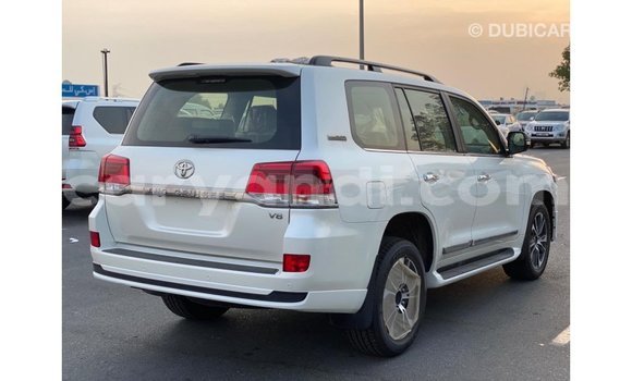 Nunua Imported Toyota Land Cruiser Nyeupe Gari ndani ya Import - Dubai nchini Zambia Nunua Imported Toyota Land Cruiser Nyeupe Gari ndani ya Import - Dubai nchini Zambia