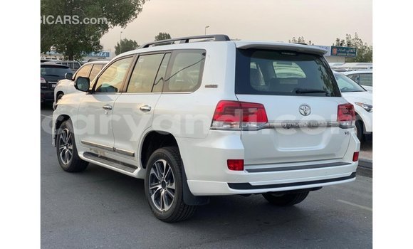 Nunua Imported Toyota Land Cruiser Nyeupe Gari ndani ya Import - Dubai nchini Zambia Nunua Imported Toyota Land Cruiser Nyeupe Gari ndani ya Import - Dubai nchini Zambia