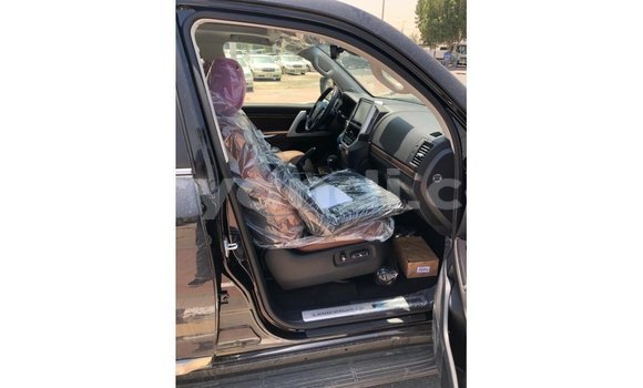 Tenga Imported Toyota Land Cruiser Nhema Mota in Import - Dubai in Zambia Tenga Imported Toyota Land Cruiser Nhema Mota in Import - Dubai in Zambia