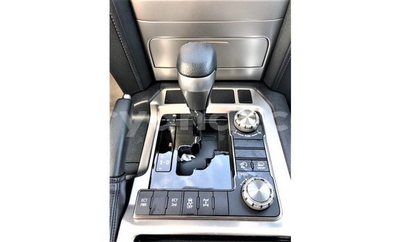 Tenga Imported Toyota Land Cruiser Zvimwe Mota in Import - Dubai in Zambia Tenga Imported Toyota Land Cruiser Zvimwe Mota in Import - Dubai in Zambia