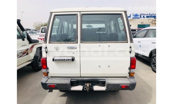 Nunua Imported Toyota Land Cruiser Nyeupe Gari ndani ya Import - Dubai nchini Zambia Nunua Imported Toyota Land Cruiser Nyeupe Gari ndani ya Import - Dubai nchini Zambia