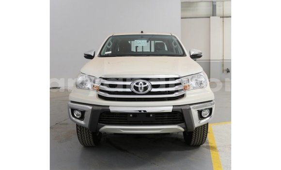 Buy Import Toyota Hilux White Car in Import - Dubai in Zambia