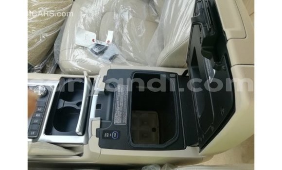 Tenga Imported Toyota Land Cruiser Nhema Mota in Import - Dubai in Zambia Tenga Imported Toyota Land Cruiser Nhema Mota in Import - Dubai in Zambia