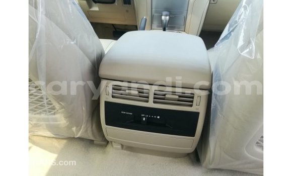 Tenga Imported Toyota Land Cruiser Nhema Mota in Import - Dubai in Zambia Tenga Imported Toyota Land Cruiser Nhema Mota in Import - Dubai in Zambia