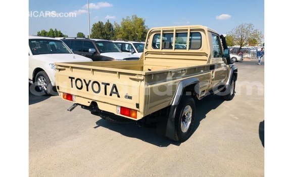 Nunua Imported Toyota Land Cruiser Beige Gari ndani ya Import - Dubai nchini Zambia Nunua Imported Toyota Land Cruiser Beige Gari ndani ya Import - Dubai nchini Zambia