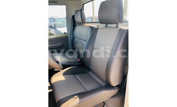 Nunua Imported Toyota Land Cruiser Beige Gari ndani ya Import - Dubai nchini Zambia Nunua Imported Toyota Land Cruiser Beige Gari ndani ya Import - Dubai nchini Zambia