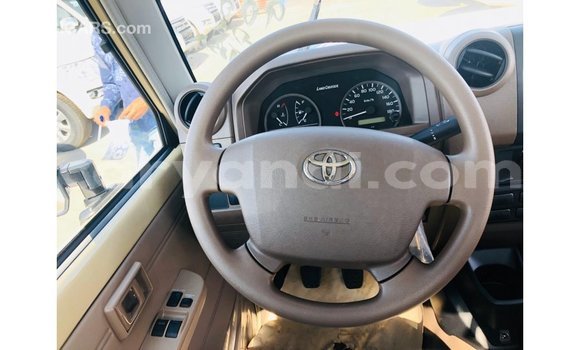 Nunua Imported Toyota Land Cruiser Beige Gari ndani ya Import - Dubai nchini Zambia Nunua Imported Toyota Land Cruiser Beige Gari ndani ya Import - Dubai nchini Zambia