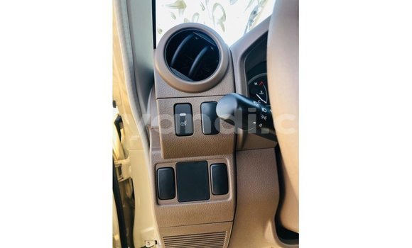 Nunua Imported Toyota Land Cruiser Beige Gari ndani ya Import - Dubai nchini Zambia Nunua Imported Toyota Land Cruiser Beige Gari ndani ya Import - Dubai nchini Zambia