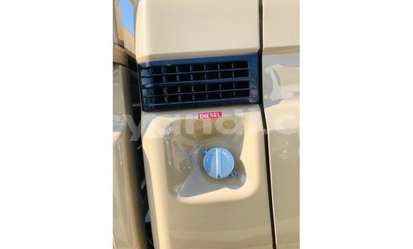 Nunua Imported Toyota Land Cruiser Beige Gari ndani ya Import - Dubai nchini Zambia Nunua Imported Toyota Land Cruiser Beige Gari ndani ya Import - Dubai nchini Zambia