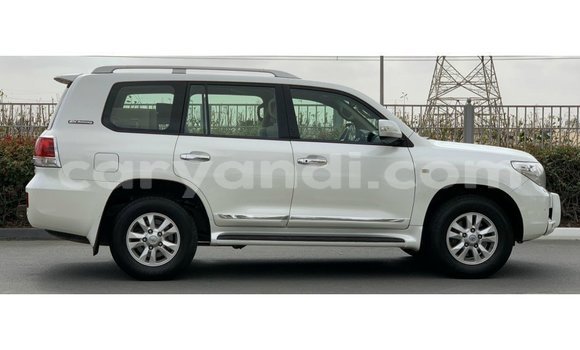Buy Import Toyota Land Cruiser White Car in Import - Dubai in Zambia Buy Import Toyota Land Cruiser White Car in Import - Dubai in Zambia