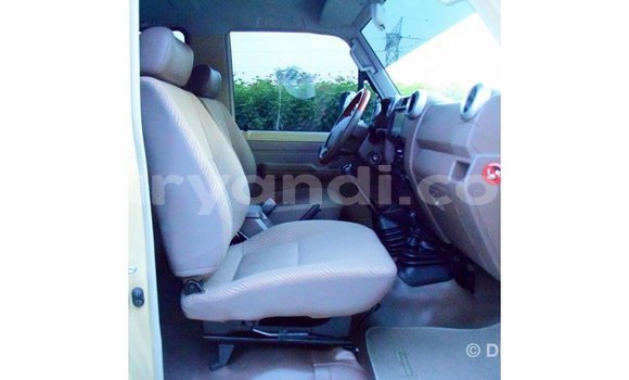 Buy Import Toyota Land Cruiser Beige Car in Import - Dubai in Zambia Buy Import Toyota Land Cruiser Beige Car in Import - Dubai in Zambia