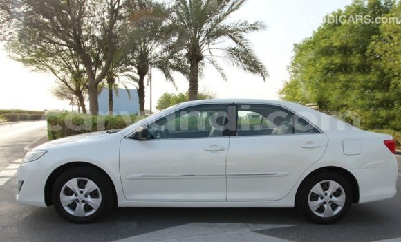 Acheter Import Voiture Toyota Camry Blanc à Import - Dubai, Zambie Acheter Import Voiture Toyota Camry Blanc à Import - Dubai, Zambie