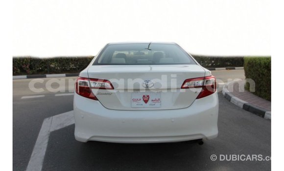 Acheter Import Voiture Toyota Camry Blanc à Import - Dubai, Zambie Acheter Import Voiture Toyota Camry Blanc à Import - Dubai, Zambie