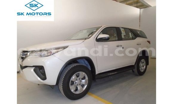 Tenga Imported Toyota Fortuner Chena Mota in Import - Dubai in Zambia