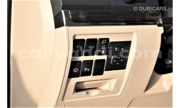 Tenga Imported Toyota Land Cruiser Nhema Mota in Import - Dubai in Zambia Tenga Imported Toyota Land Cruiser Nhema Mota in Import - Dubai in Zambia