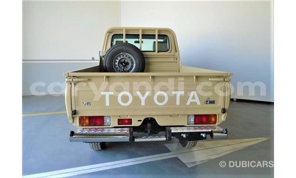 Tenga Imported Toyota Land Cruiser Beige Mota in Import - Dubai in Zambia Tenga Imported Toyota Land Cruiser Beige Mota in Import - Dubai in Zambia