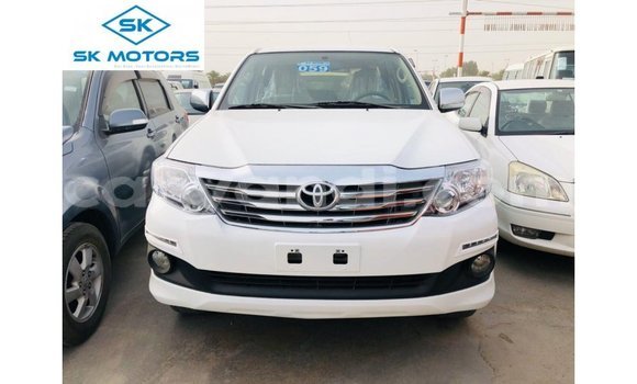Buy Import Toyota Fortuner White Car in Import - Dubai in Zambia