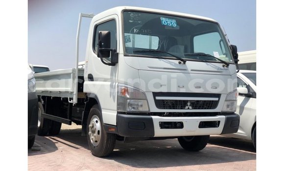 Buy Import Mitsubishi Canter White Truck in Import - Dubai in Zambia