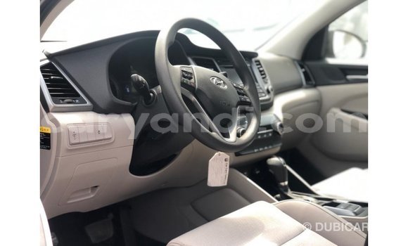 Nunua Imported Hyundai Tucson Nyeusi Gari ndani ya Import - Dubai nchini Zambia Nunua Imported Hyundai Tucson Nyeusi Gari ndani ya Import - Dubai nchini Zambia
