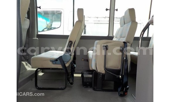 Acheter Import Voiture Toyota Coaster Blanc à Import - Dubai, Zambie Acheter Import Voiture Toyota Coaster Blanc à Import - Dubai, Zambie