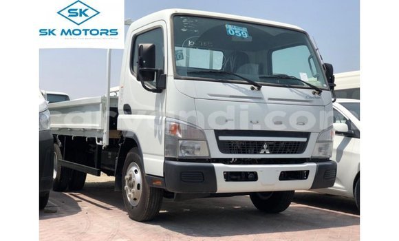 Buy Import Mitsubishi Canter White Truck in Import - Dubai in Zambia