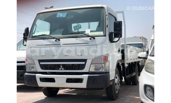 Nunua Imported Mitsubishi Canter Nyeupe Lori ndani ya Import - Dubai nchini Zambia Nunua Imported Mitsubishi Canter Nyeupe Lori ndani ya Import - Dubai nchini Zambia