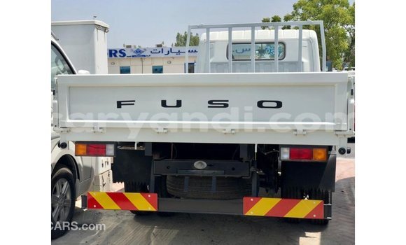 Nunua Imported Mitsubishi Canter Nyeupe Lori ndani ya Import - Dubai nchini Zambia Nunua Imported Mitsubishi Canter Nyeupe Lori ndani ya Import - Dubai nchini Zambia