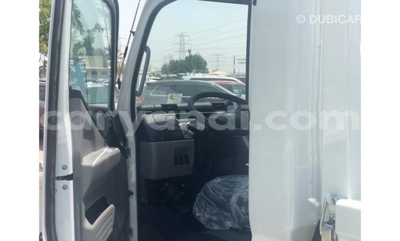 Nunua Imported Mitsubishi Canter Nyeupe Lori ndani ya Import - Dubai nchini Zambia Nunua Imported Mitsubishi Canter Nyeupe Lori ndani ya Import - Dubai nchini Zambia