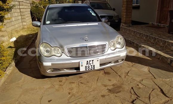 Nunua Ilio tumika Mercedes‒Benz C–Class Fedha Gari ndani ya Lusaka nchini Zambia Nunua Ilio tumika Mercedes‒Benz C–Class Fedha Gari ndani ya Lusaka nchini Zambia