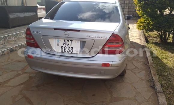 Nunua Ilio tumika Mercedes‒Benz C–Class Fedha Gari ndani ya Lusaka nchini Zambia Nunua Ilio tumika Mercedes‒Benz C–Class Fedha Gari ndani ya Lusaka nchini Zambia