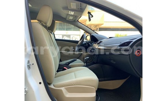 Acheter Import Voiture Renault Fluence Blanc à Import - Dubai, Zambie Acheter Import Voiture Renault Fluence Blanc à Import - Dubai, Zambie