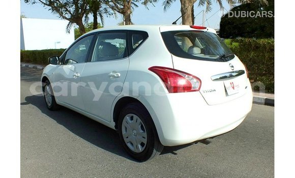 Acheter Import Voiture Nissan Tiida Blanc à Import - Dubai, Zambie Acheter Import Voiture Nissan Tiida Blanc à Import - Dubai, Zambie