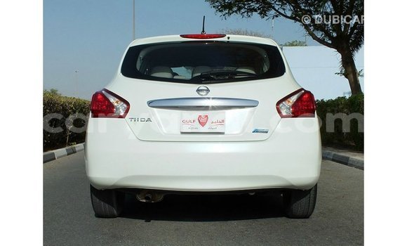 Acheter Import Voiture Nissan Tiida Blanc à Import - Dubai, Zambie Acheter Import Voiture Nissan Tiida Blanc à Import - Dubai, Zambie