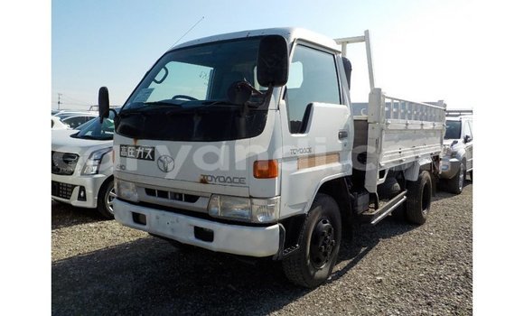 Acheter Import Voiture Toyota Dyna Blanc à Import - Dubai, Zambie Acheter Import Voiture Toyota Dyna Blanc à Import - Dubai, Zambie