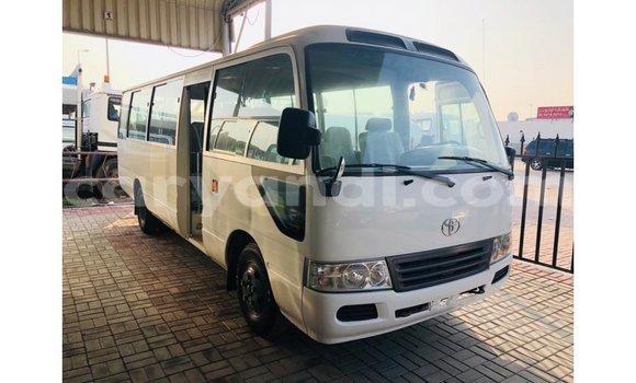 Acheter Import Voiture Toyota Coaster Blanc à Import - Dubai, Zambie Acheter Import Voiture Toyota Coaster Blanc à Import - Dubai, Zambie