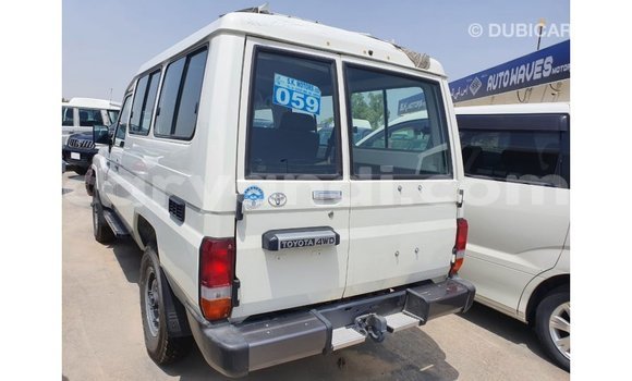Buy Import Toyota Land Cruiser White Car in Import - Dubai in Zambia Buy Import Toyota Land Cruiser White Car in Import - Dubai in Zambia