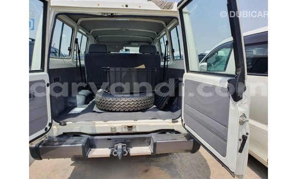 Buy Import Toyota Land Cruiser White Car in Import - Dubai in Zambia Buy Import Toyota Land Cruiser White Car in Import - Dubai in Zambia