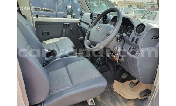 Buy Import Toyota Land Cruiser White Car in Import - Dubai in Zambia Buy Import Toyota Land Cruiser White Car in Import - Dubai in Zambia