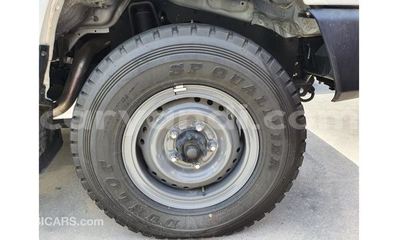 Buy Import Toyota Land Cruiser White Car in Import - Dubai in Zambia Buy Import Toyota Land Cruiser White Car in Import - Dubai in Zambia