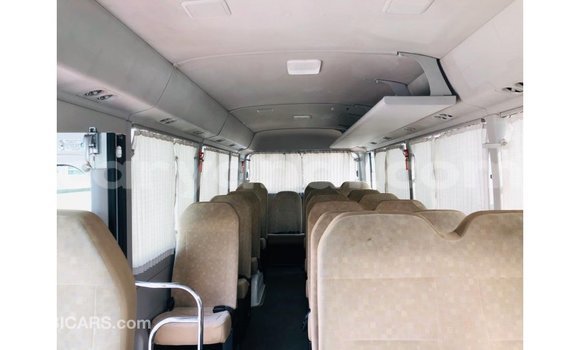 Acheter Import Voiture Toyota Coaster Blanc à Import - Dubai, Zambie Acheter Import Voiture Toyota Coaster Blanc à Import - Dubai, Zambie