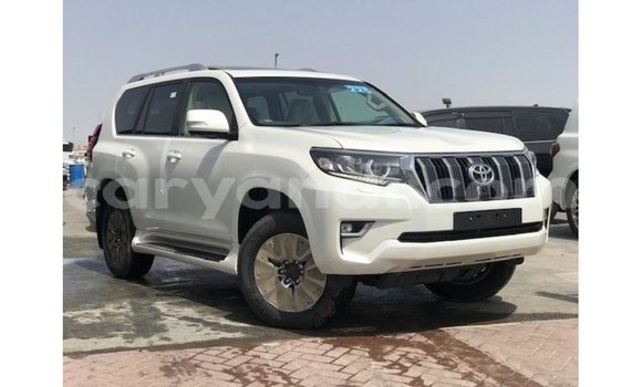 Buy Import Toyota Prado White Car in Import - Dubai in Zambia