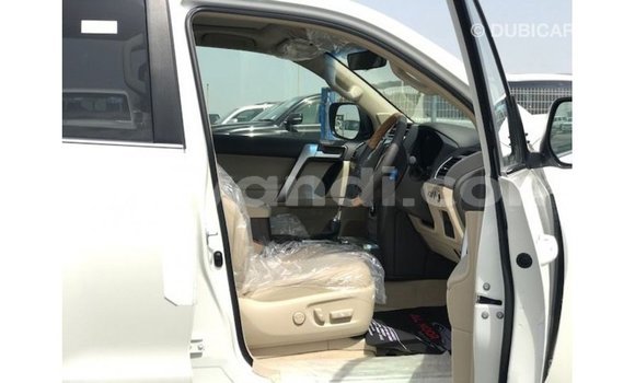 Nunua Imported Toyota Prado Nyeupe Gari ndani ya Import - Dubai nchini Zambia Nunua Imported Toyota Prado Nyeupe Gari ndani ya Import - Dubai nchini Zambia