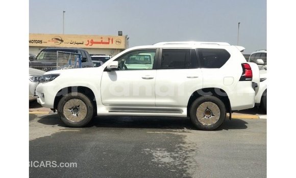 Nunua Imported Toyota Prado Nyeupe Gari ndani ya Import - Dubai nchini Zambia Nunua Imported Toyota Prado Nyeupe Gari ndani ya Import - Dubai nchini Zambia