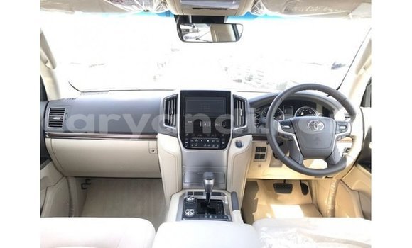 Nunua Imported Toyota Land Cruiser Nyeupe Gari ndani ya Import - Dubai nchini Zambia Nunua Imported Toyota Land Cruiser Nyeupe Gari ndani ya Import - Dubai nchini Zambia