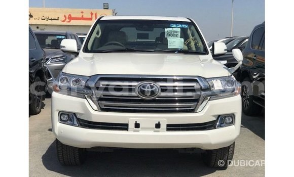 Nunua Imported Toyota Land Cruiser Nyeupe Gari ndani ya Import - Dubai nchini Zambia Nunua Imported Toyota Land Cruiser Nyeupe Gari ndani ya Import - Dubai nchini Zambia